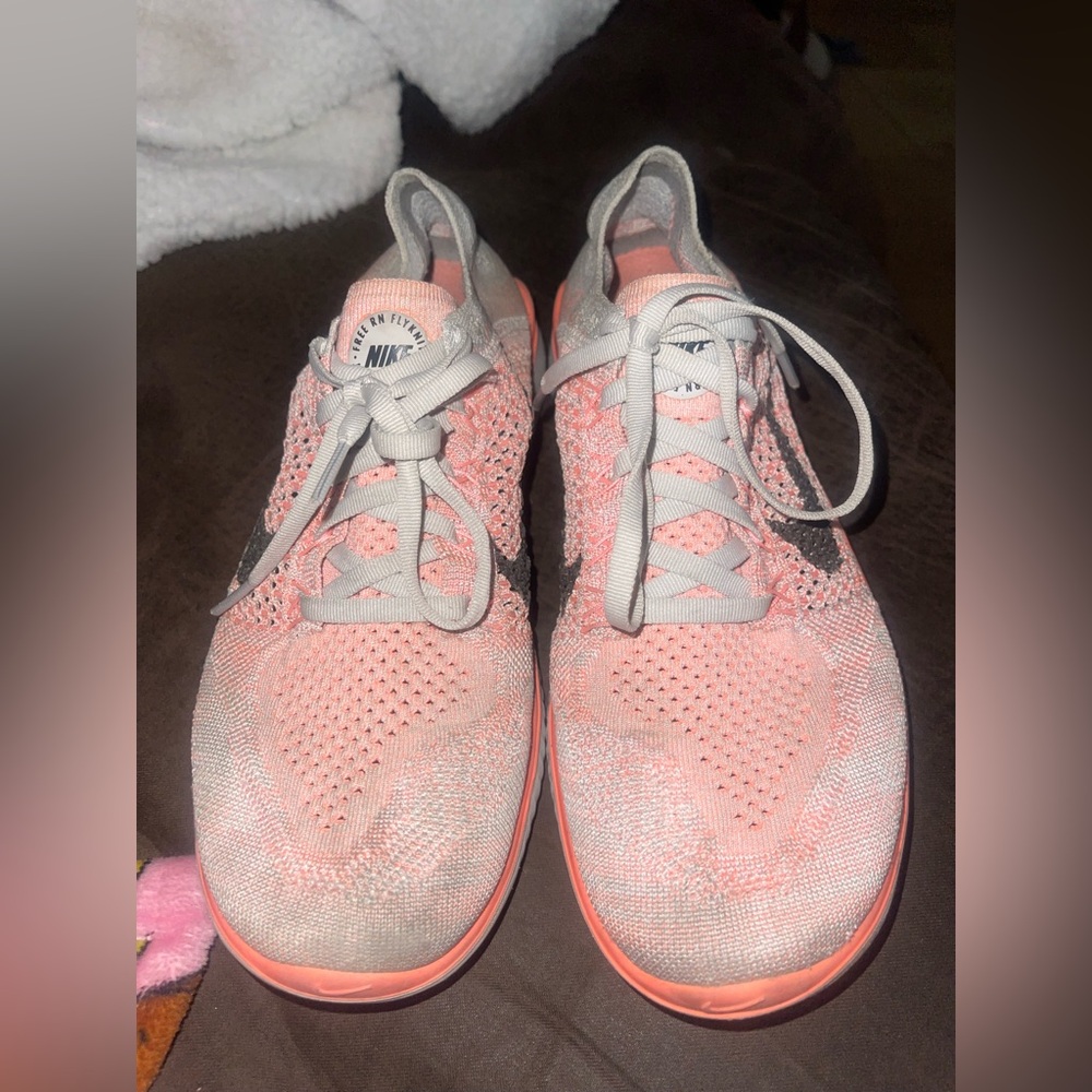 Nike free rn flyknit running shoes womens 9.5